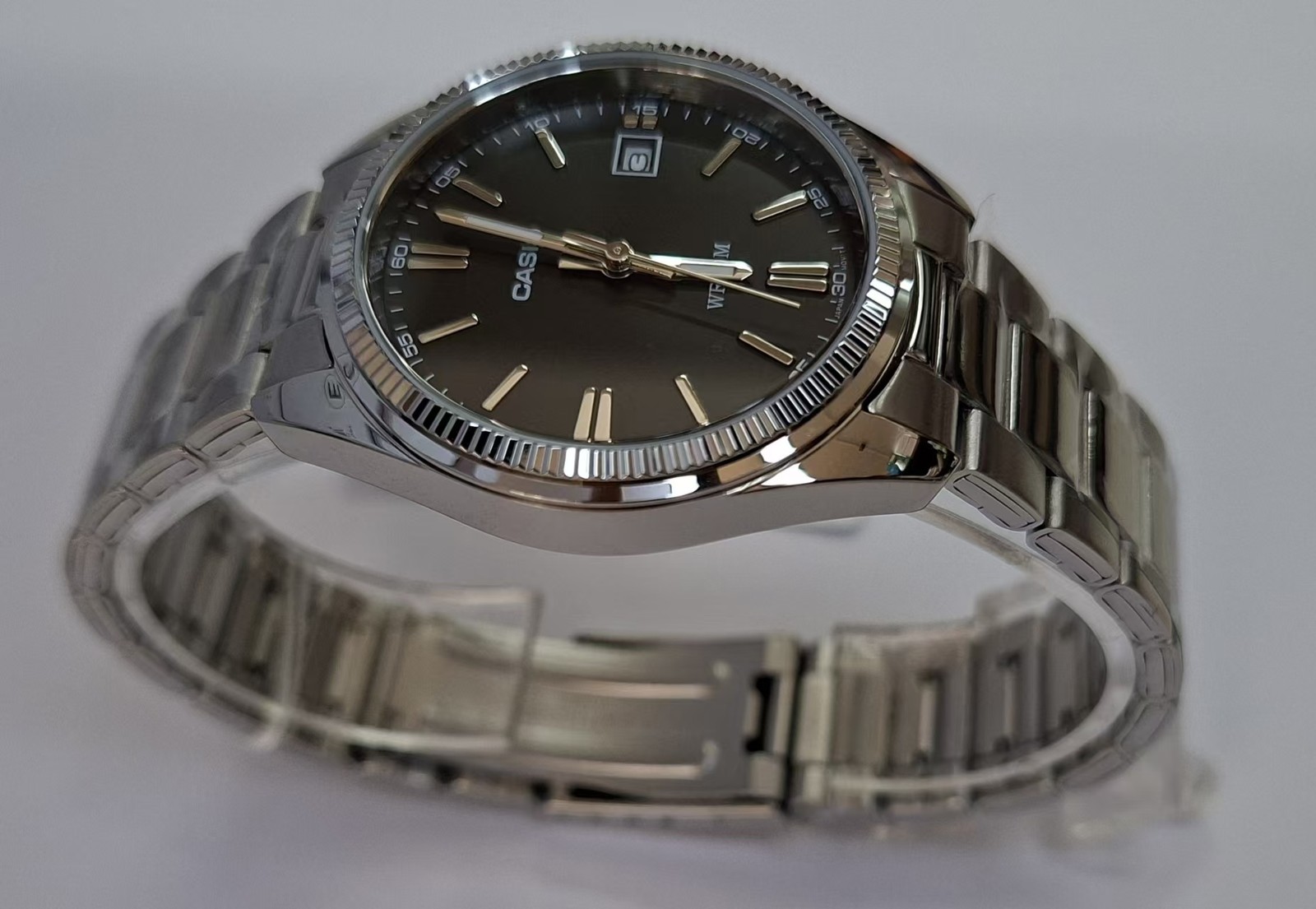 Casio UTP-1302PD-1A Stainless Steel Band 35 mm Dail Black Unisex Adults Watch
