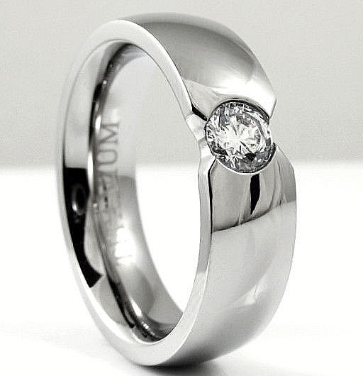 Highly Polished TITANIUM Fashion RING with 5mm Round CZ, size 8 – in Gift Box
