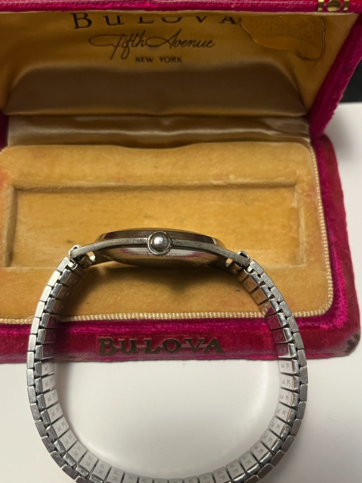 Vintage Men’s Bulova 17J Manual Winding Dress Watch