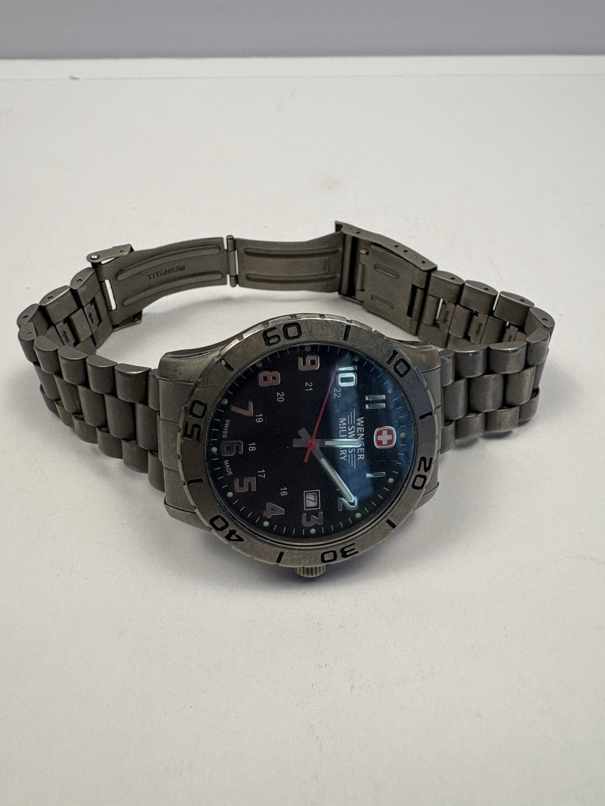 Authentic SWISS MILITAY 096-1009 100M Stainless Steel 9.5in watch Needs Battery