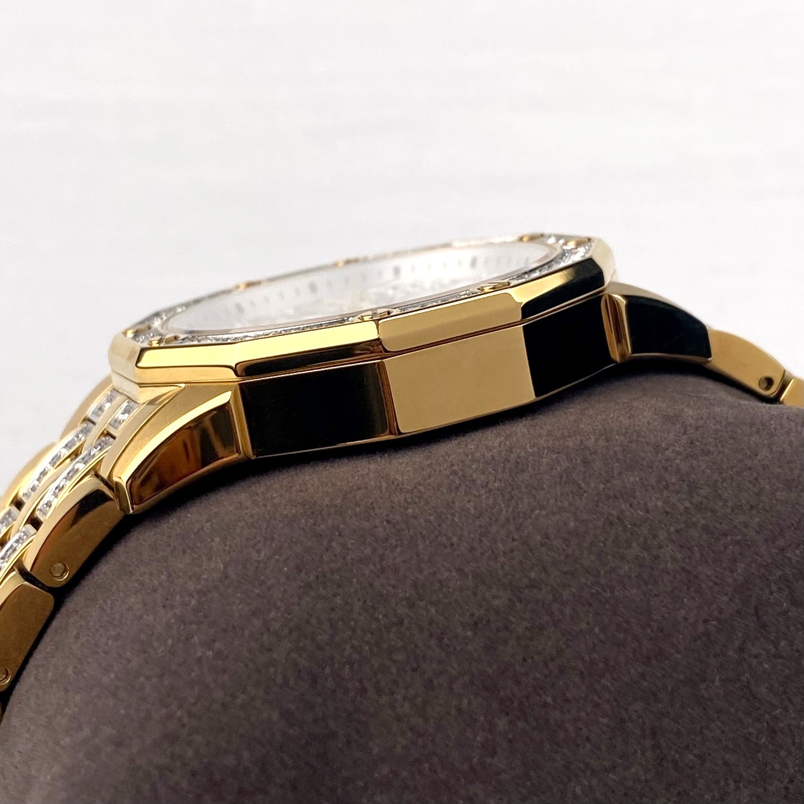 Bulova Octava Quartz 41.5mm Crystal White Dial Gold Tone Men’s Watch 98C126