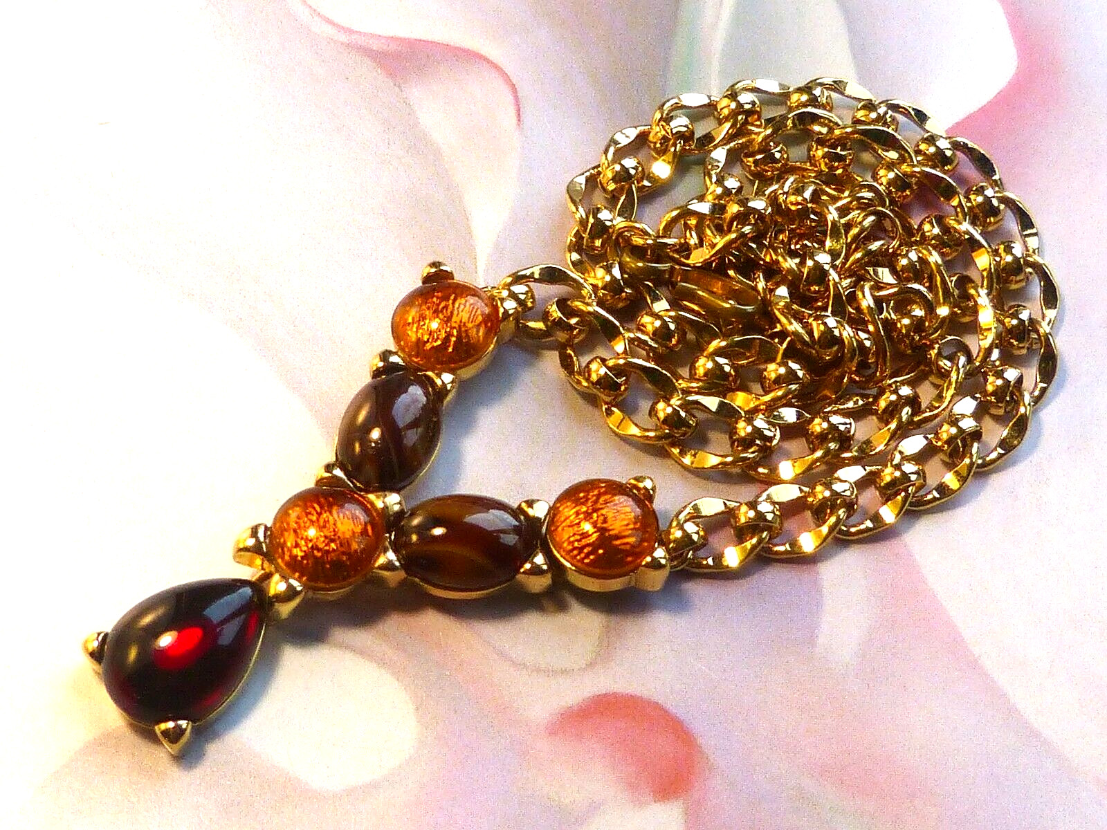 MONET Necklace Vintage 1980s Gold-plated Red Gold Foil-backed Glass Cabouchons