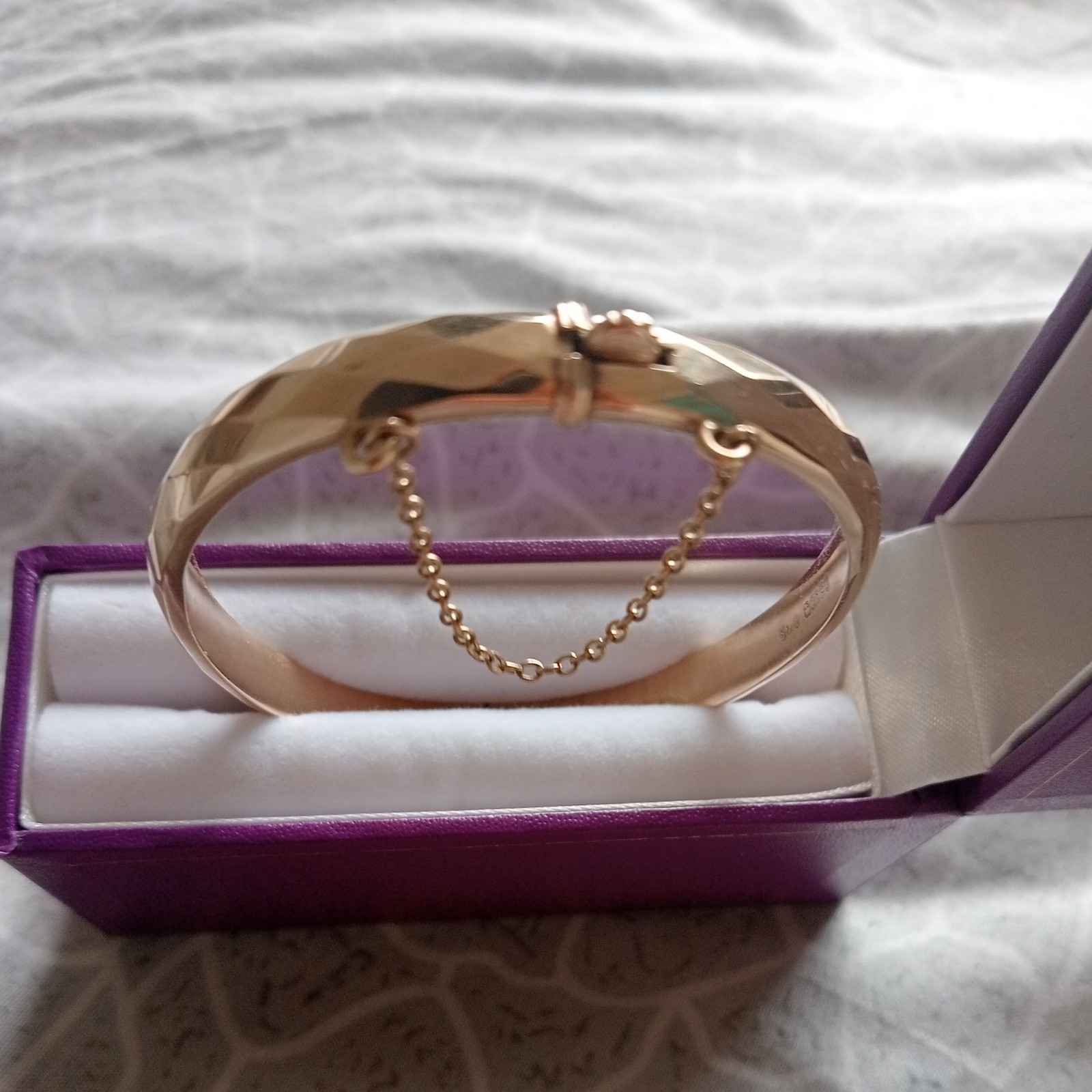 Gold Bangle 9 Carat Hinged Yellow 6mm Oval , 9.68 grams