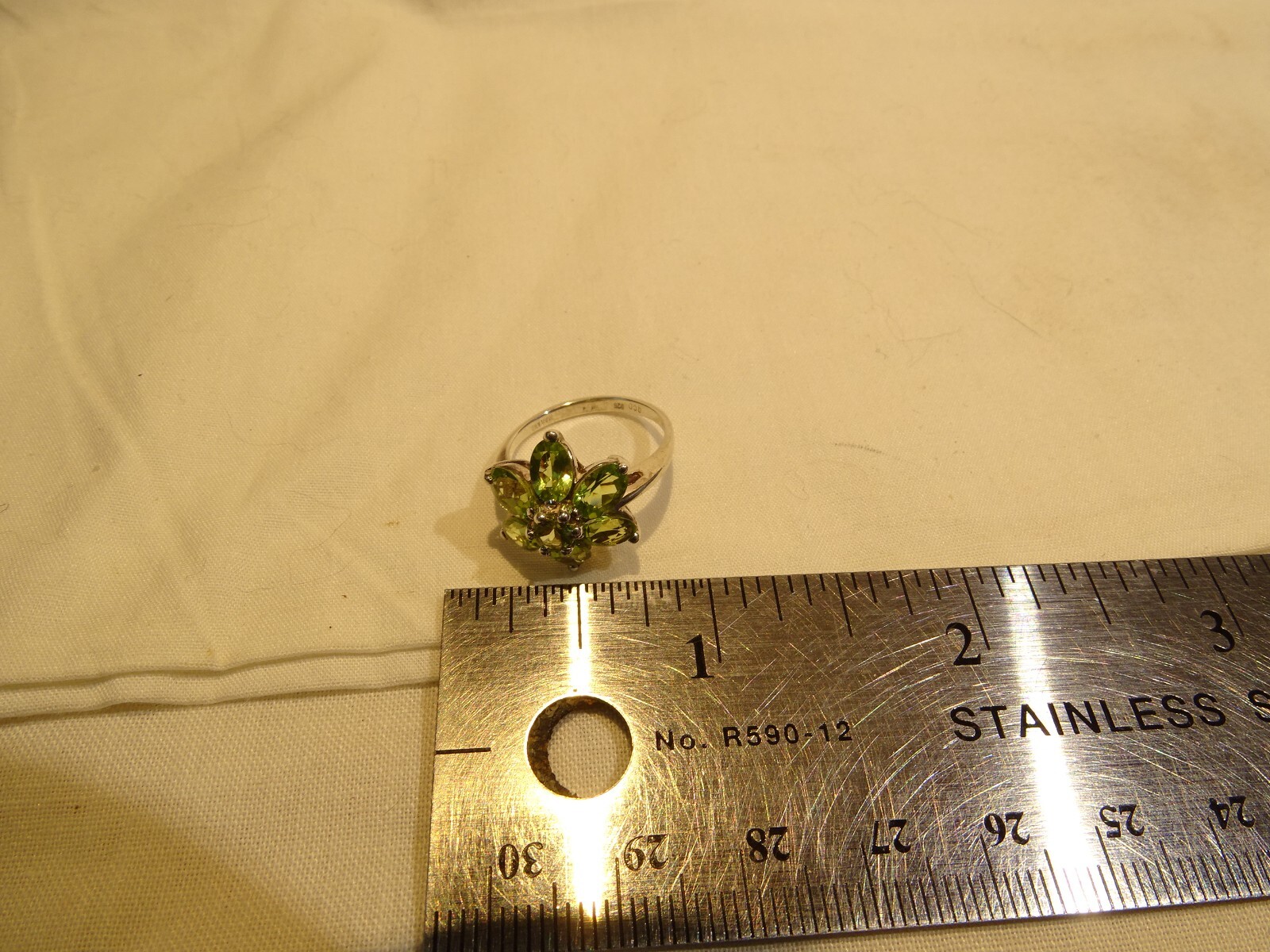 Very Nice Sterling Silver Light Green Tourmaline Classic Flower Size 6 Ring