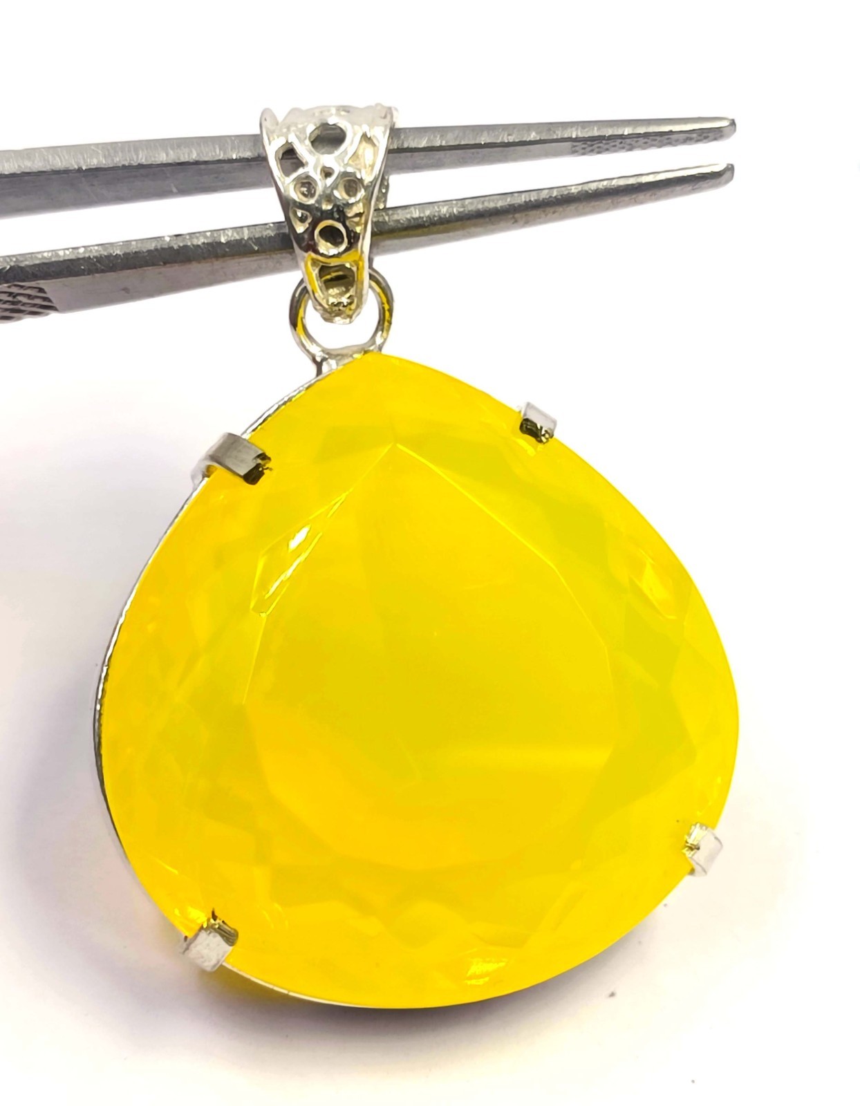 NATURAL YELLOW OPAL 127 CT PEAR CUT 925 STERLING PENDANT FREE CHAIN 6MGA