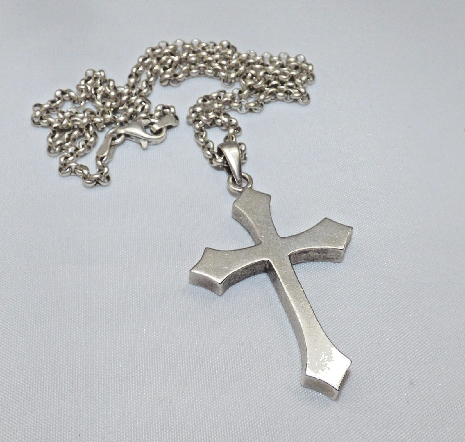 VINTAGE SOLID SILVER CROSS PENDANT ON BELCHER CHAIN ORNATE CROSS