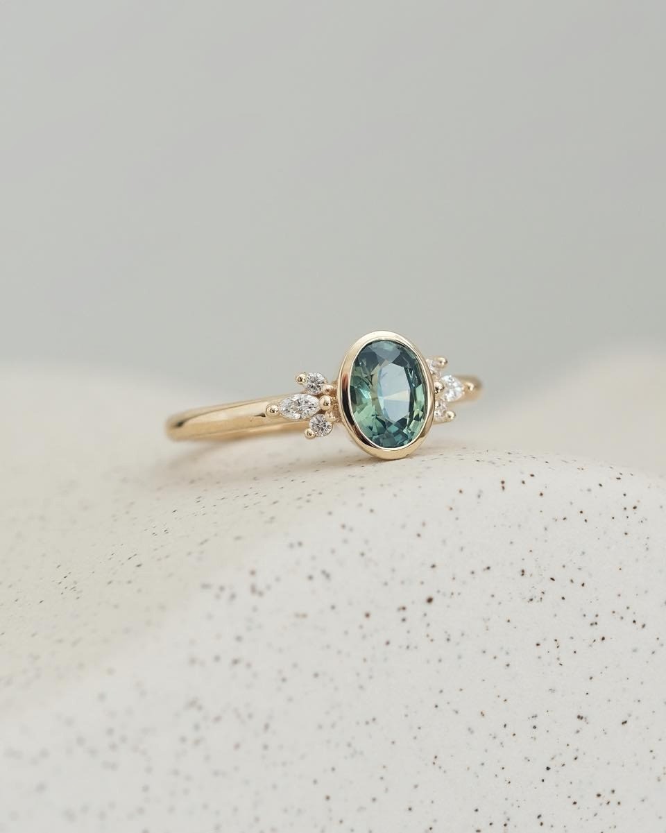 Green teal montana sapphire ring vintage teal sapphire ring Oval cut teal ring