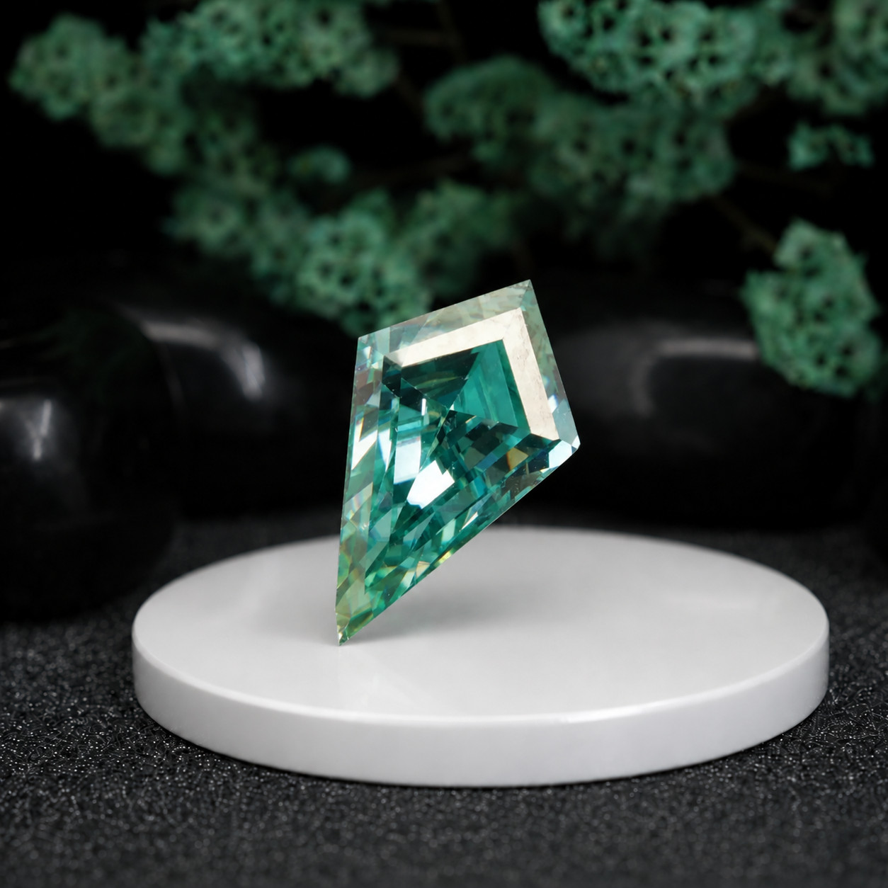 Kite Cut Green Moissanite Loose Stone VVS Lab Created Gem for Custom Jewelry