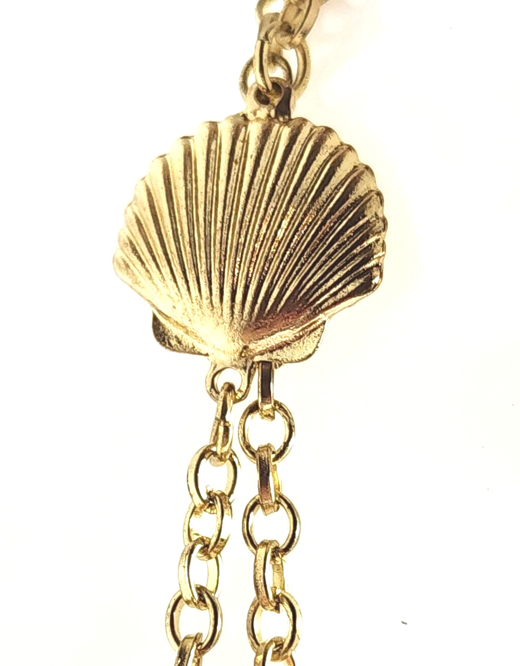 Vitnage Coral Colored Nautical Goldtone Seashell Necklace 36″