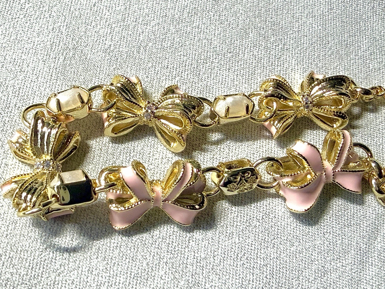 🎀NEW Kendra Scott🎀 x LoveShackFancy 🎀 Gold Bow Pink Enamel Charm Bracelet