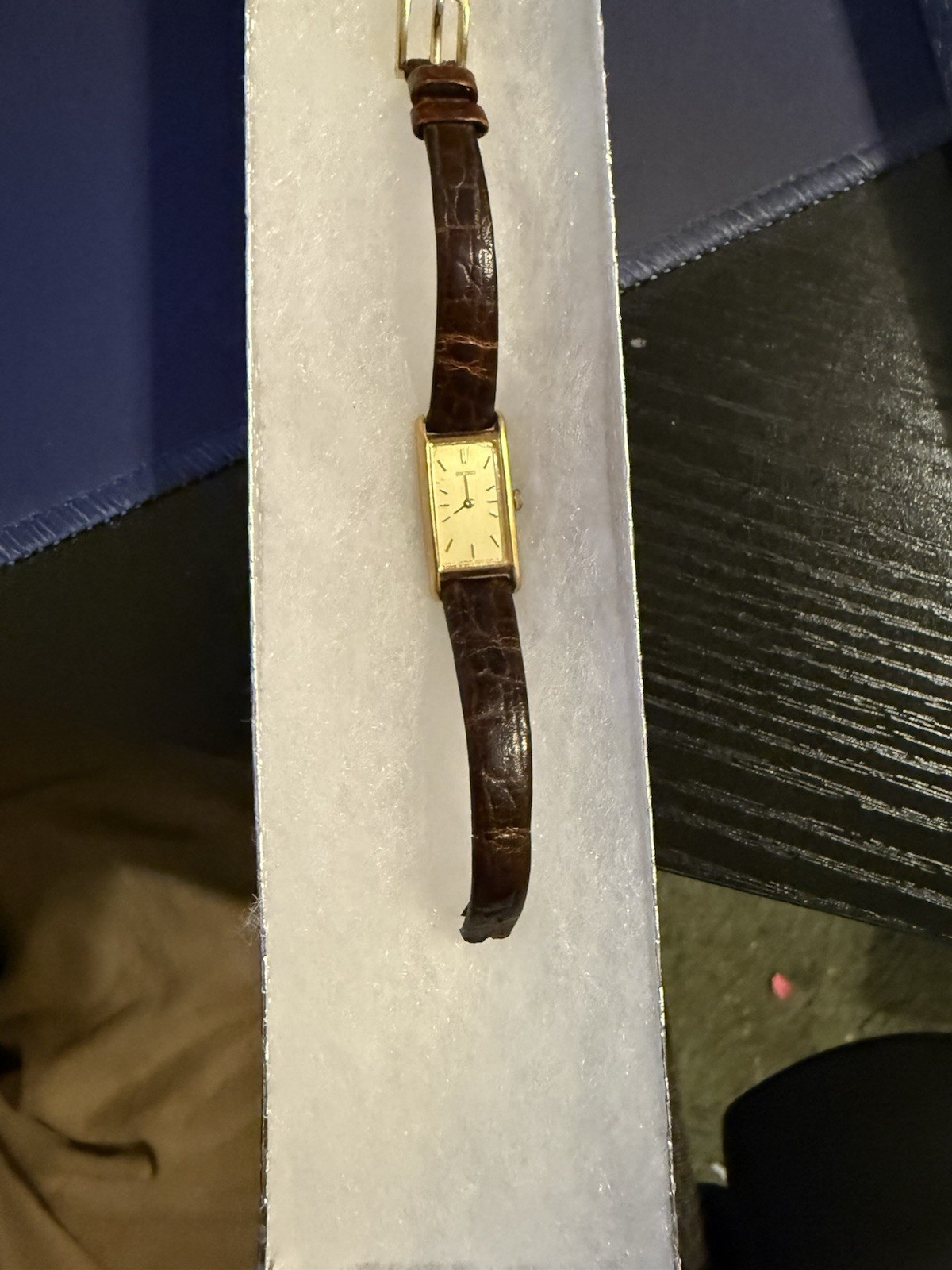 Vintage Seiko Quartz 2E20-6120 Gold Tone Watch Japan Need Band And Battery