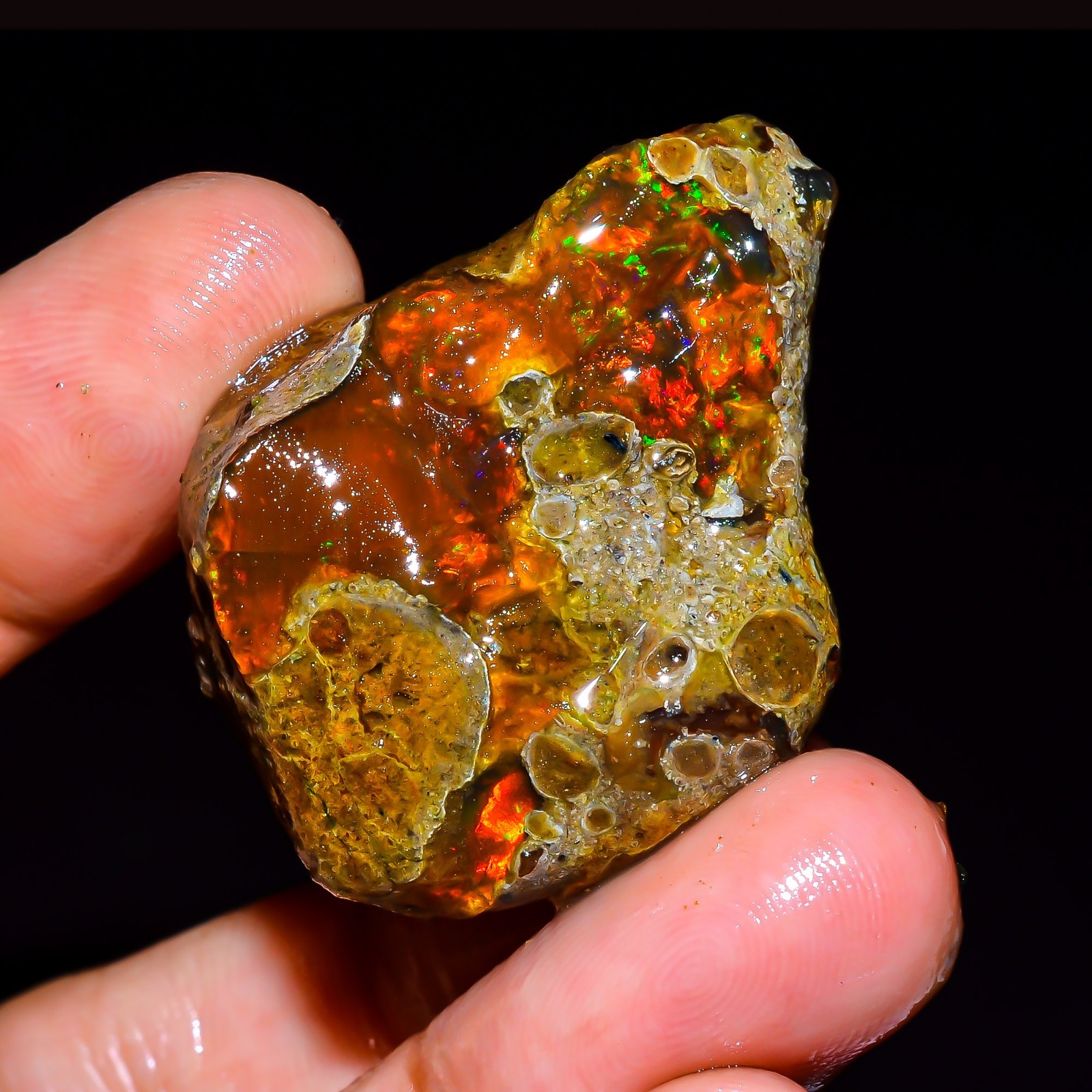 53.50 Ct Natural Fire Ethiopian Opal Oil Rough Gemstone For Jewelry 38x25x10 mm