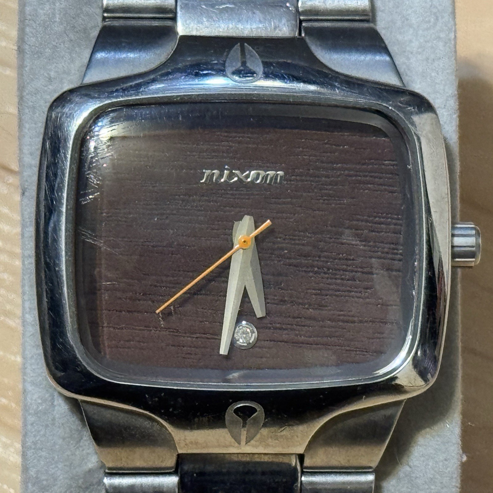 Nixon The Player Yes It’s Real Wood Grain Dial Men’s Analog Surf Watch RUNNING