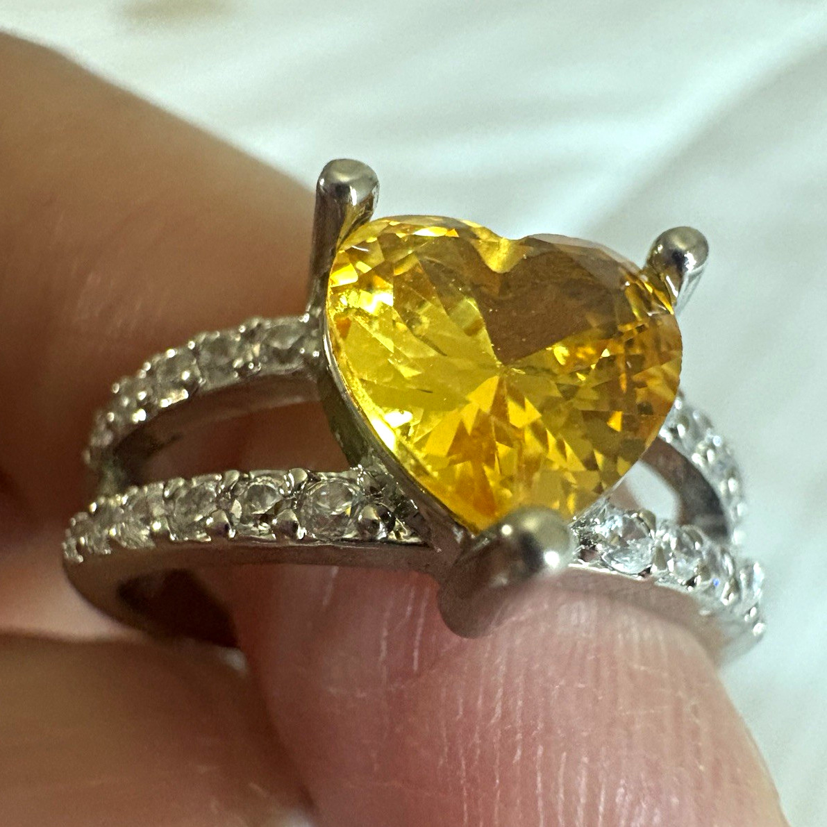 Titanium Heart-Cut Yellow Stone Prong Set Split Shank Ring Size 7 adjustable ￼