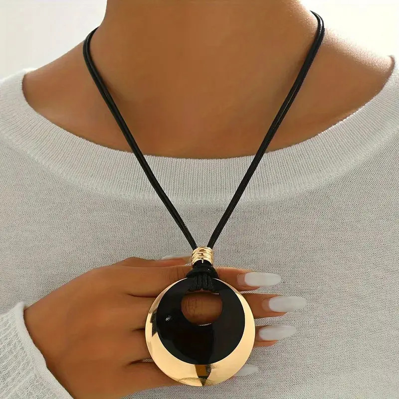 Women’s Retro Pendant Necklace Alloy Fashion Hip Hop Choker Chain Jewelry Gift