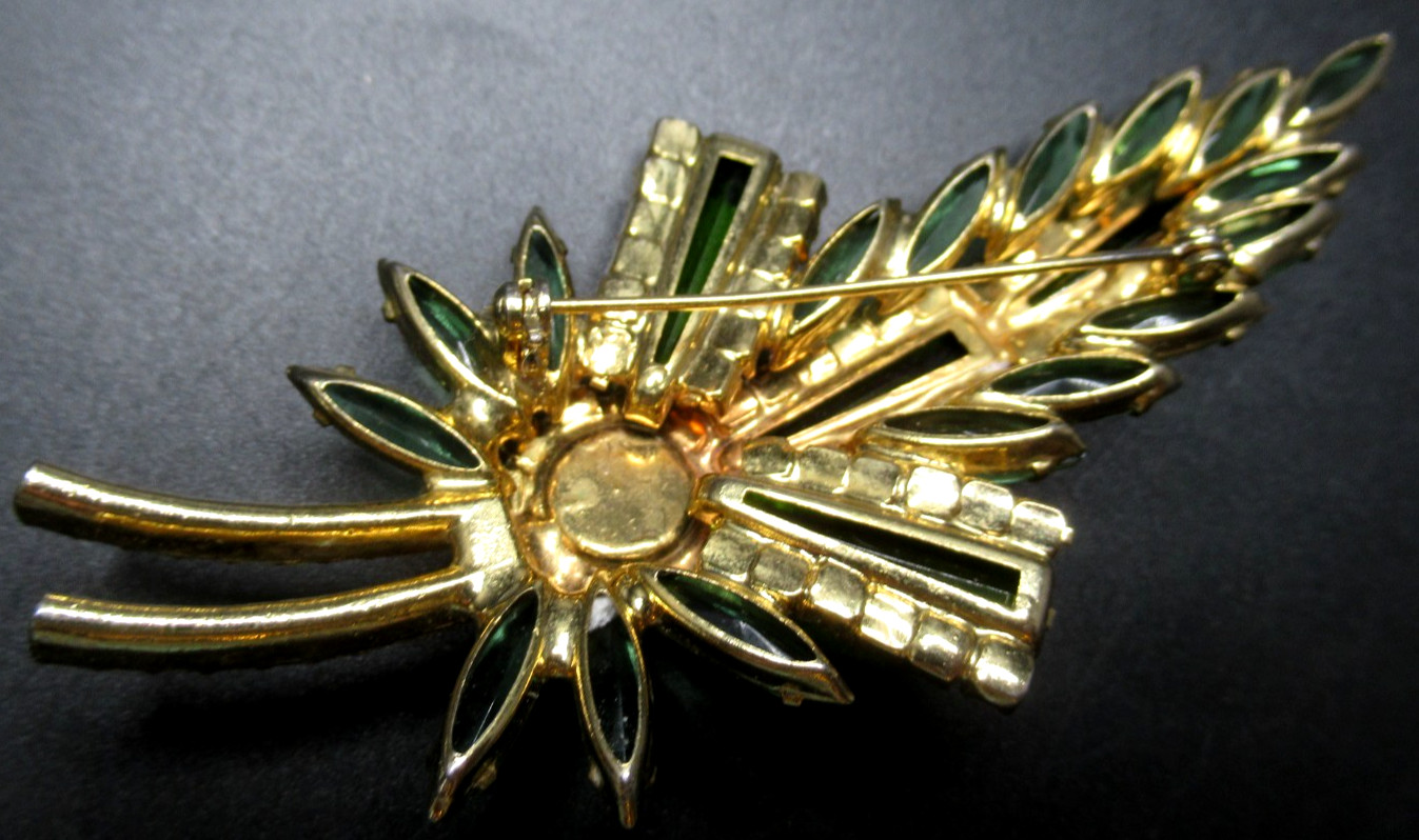 JULIANA BOOK PIECE Green Tapered Baguette Rhinestone Vintage Pin Brooch
