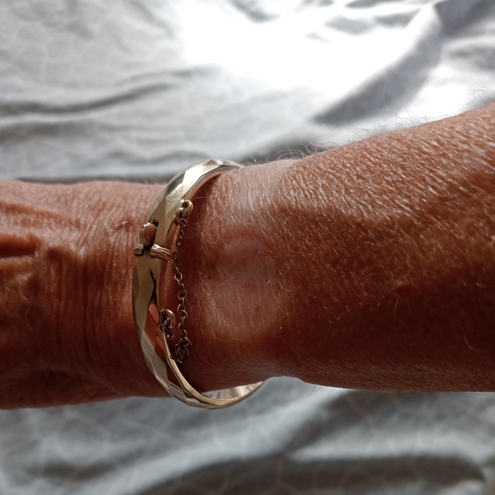 Gold Bangle 9 Carat Hinged Yellow 6mm Oval , 9.68 grams