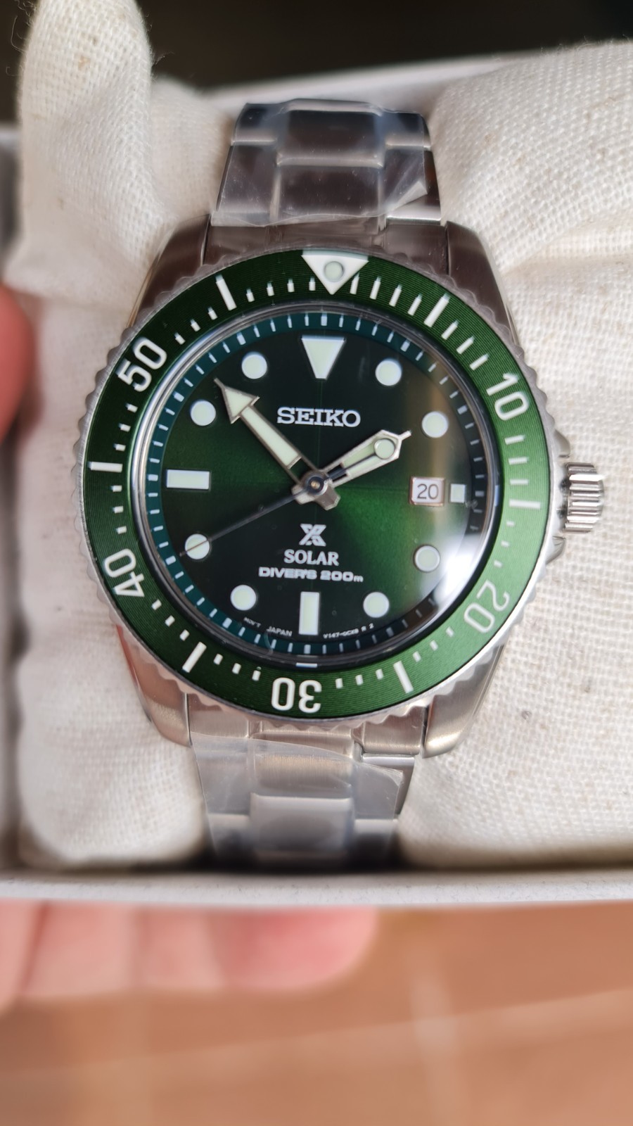 SEIKO ProspeX SNE583P1 Diver Watch GREEN Dial Steel Baby Hulk Sunray Sapphire