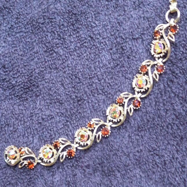 Gold Tone Link Chain Bracelet Amber Orange Round Stones w/ Clasp 7 in