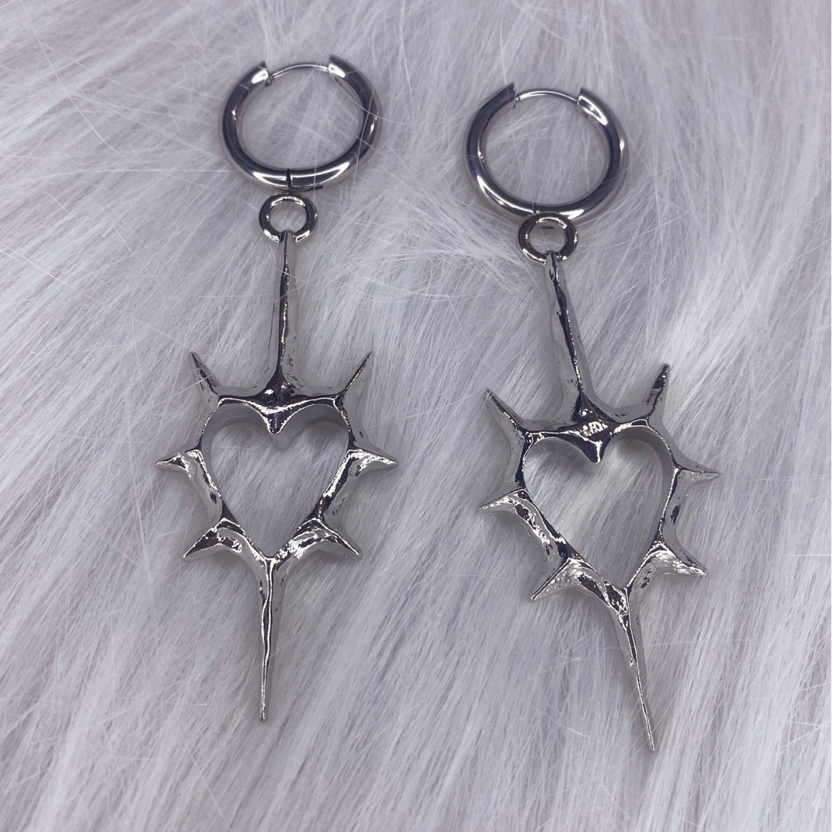 Y2k Hollow Heart Earrings Sweet and Cool Female Punk Hip-hop Earrings Alloy