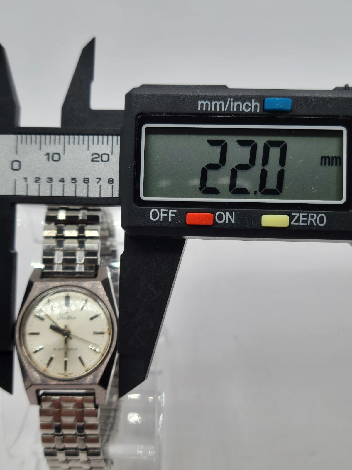 Vtg Women Tradition Electronic Sears Roebuck Watch Silver Face Steel band