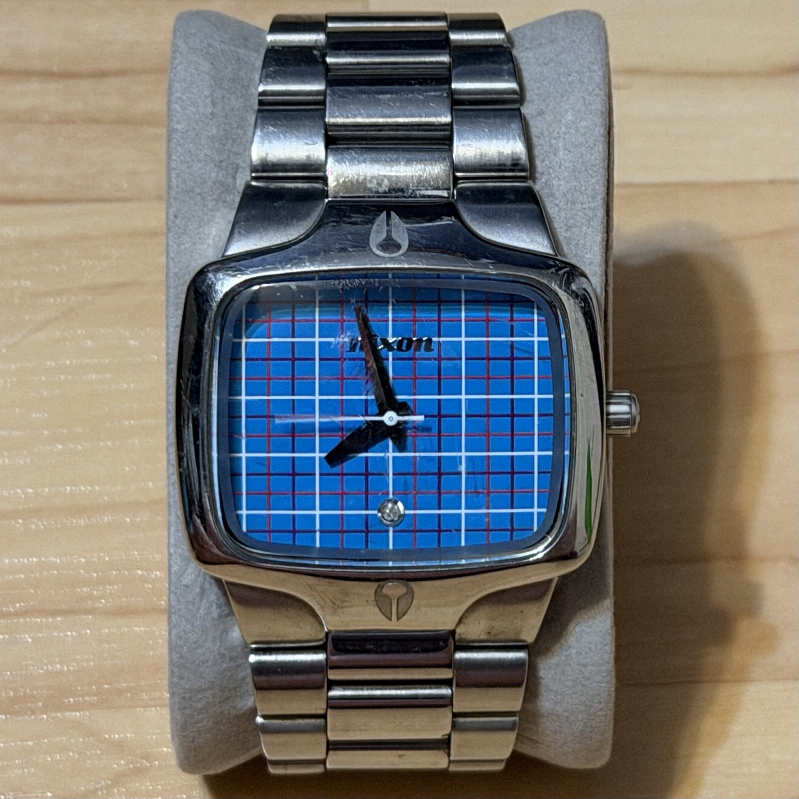 Nixon The Player Yes It’s Real Blue Plaid Men’s Analog Silver Watch RUNS READ