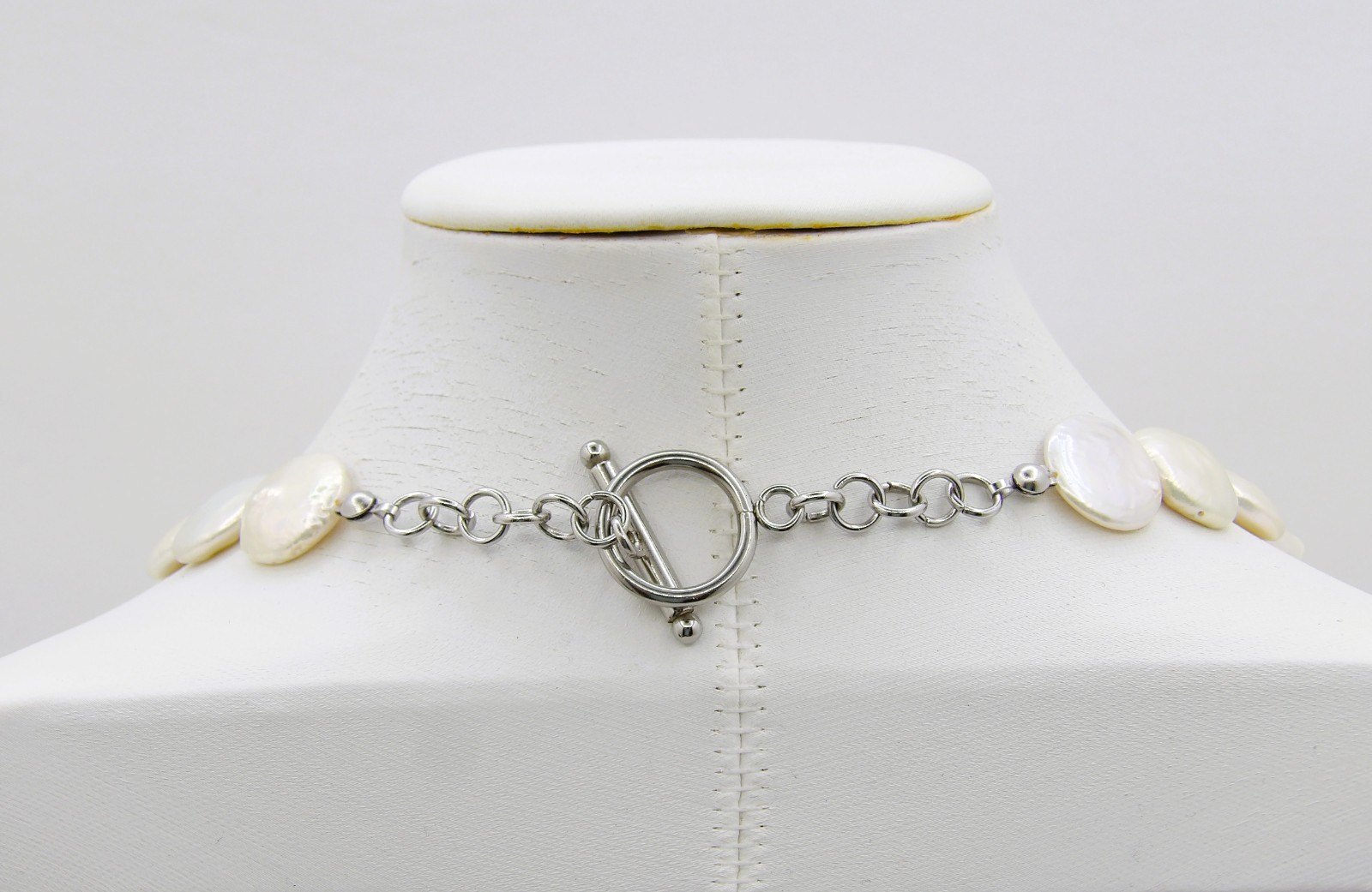 17 inches long White Coin Genuine Freshwater Pearl Necklace Jewelry NK613