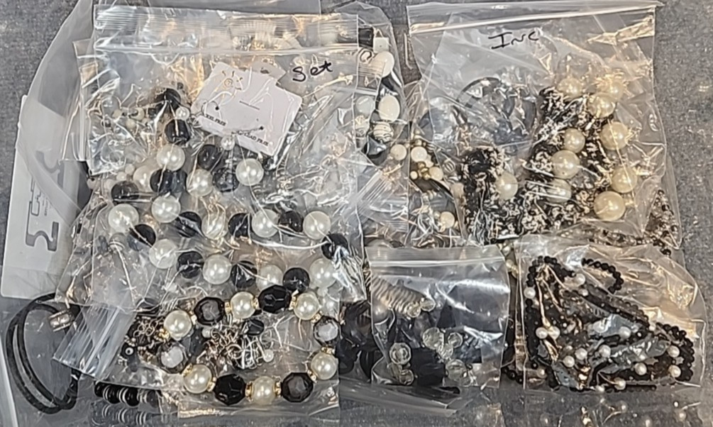 Jewelry Wearable Black & White Collection 5 Lbs Lot #3879 See Description