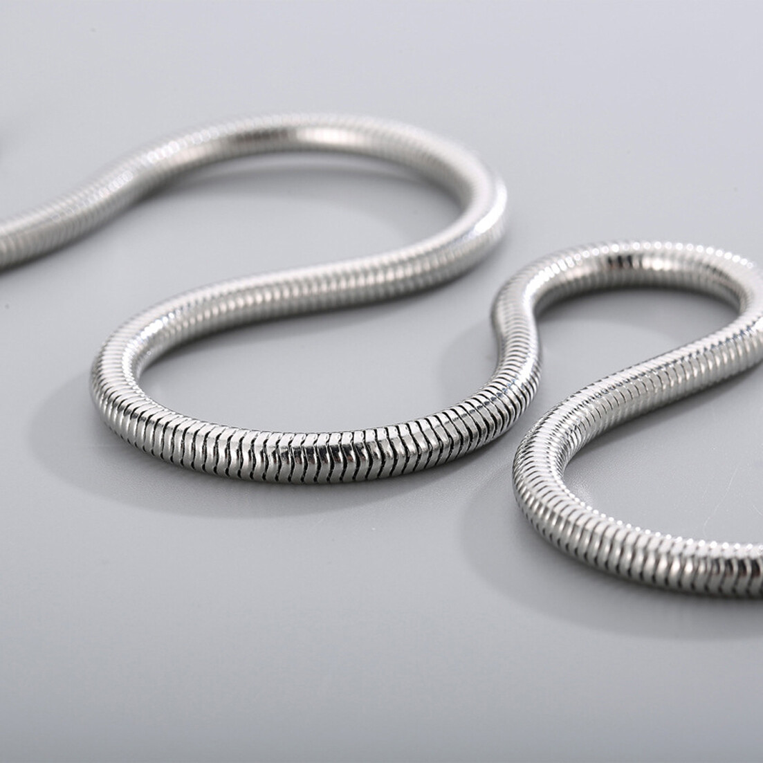 5/6mm 20″ 22″ 24″ Stainless steel Round Snake Chain Necklace For Men Women Gift