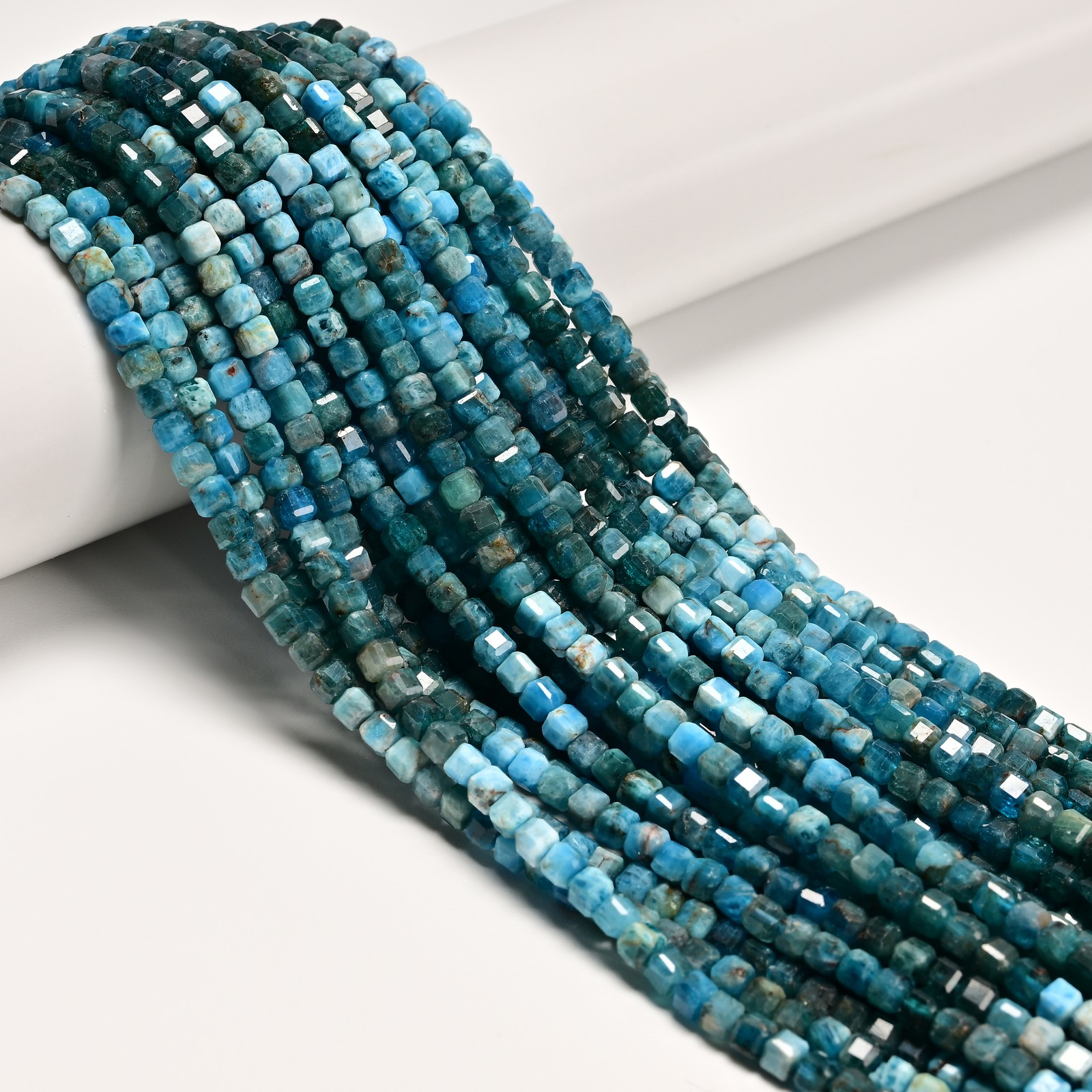 Natural Gradient Blue Apatite Faceted Cube Beads Size 4mm 15.5″ Strand