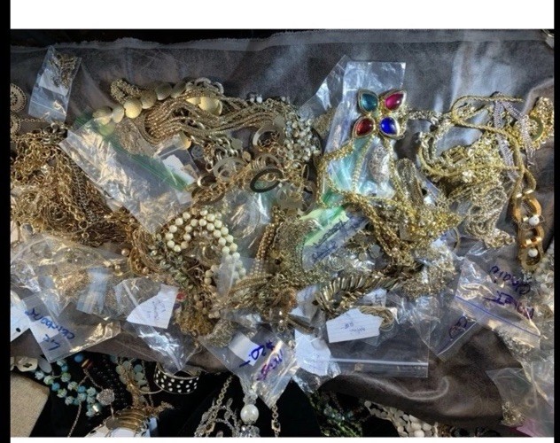 6+ Lbs. POUNDS Unsearched Huge Lot Jewelry Vtg-Now Junk Art Craft Treasure Hunt