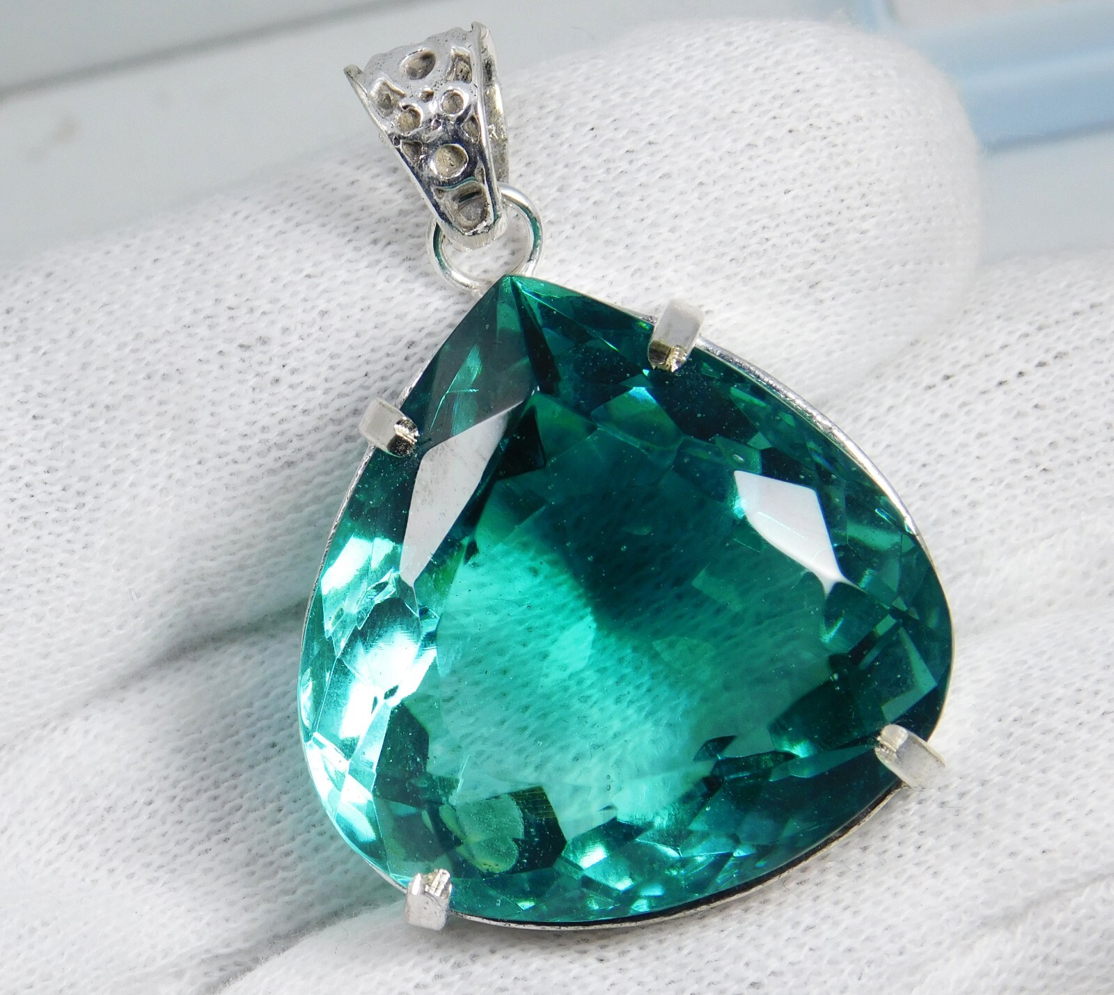 Certified, Natural 113.50 Ct Excellent Blue Aquamarine Pendant Pear Cut Gemstone