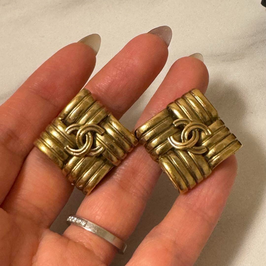 CHANEL Earrings Coco Mark Metal Gold Authentic Guaranteed Used