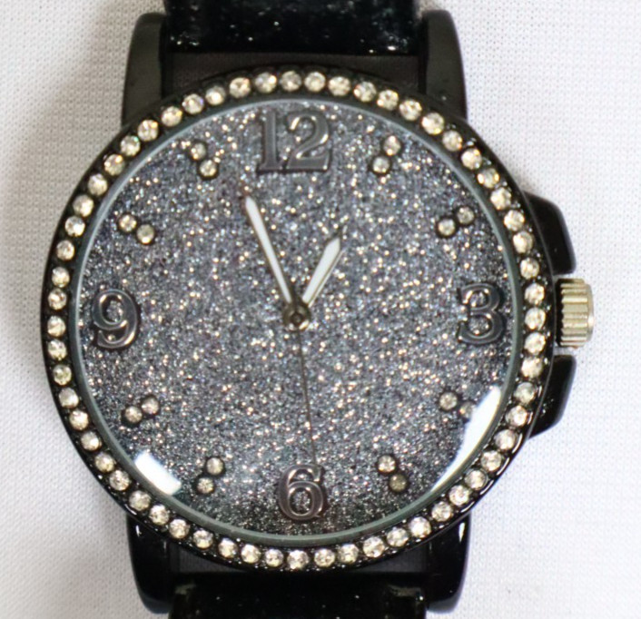 Accutime Watch K1467 NIB Very SPARKLY! ONE YEAR WARRANTY Needs New Battery