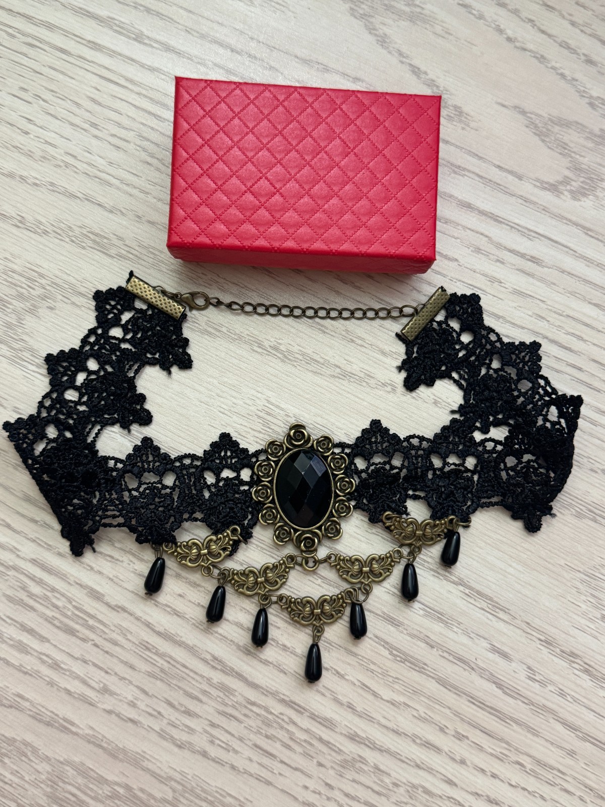 Gothic Black Lace Beaded Choker-Necklace, Victorian Look, Cosplay, Halloween