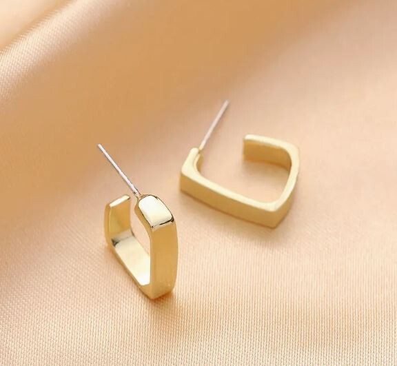 NEW VERY SMALL HUGGIE SQUARE ROUND HOOP EARRINGS YELLOW GOLD .50″ LIGHT WEIGHT