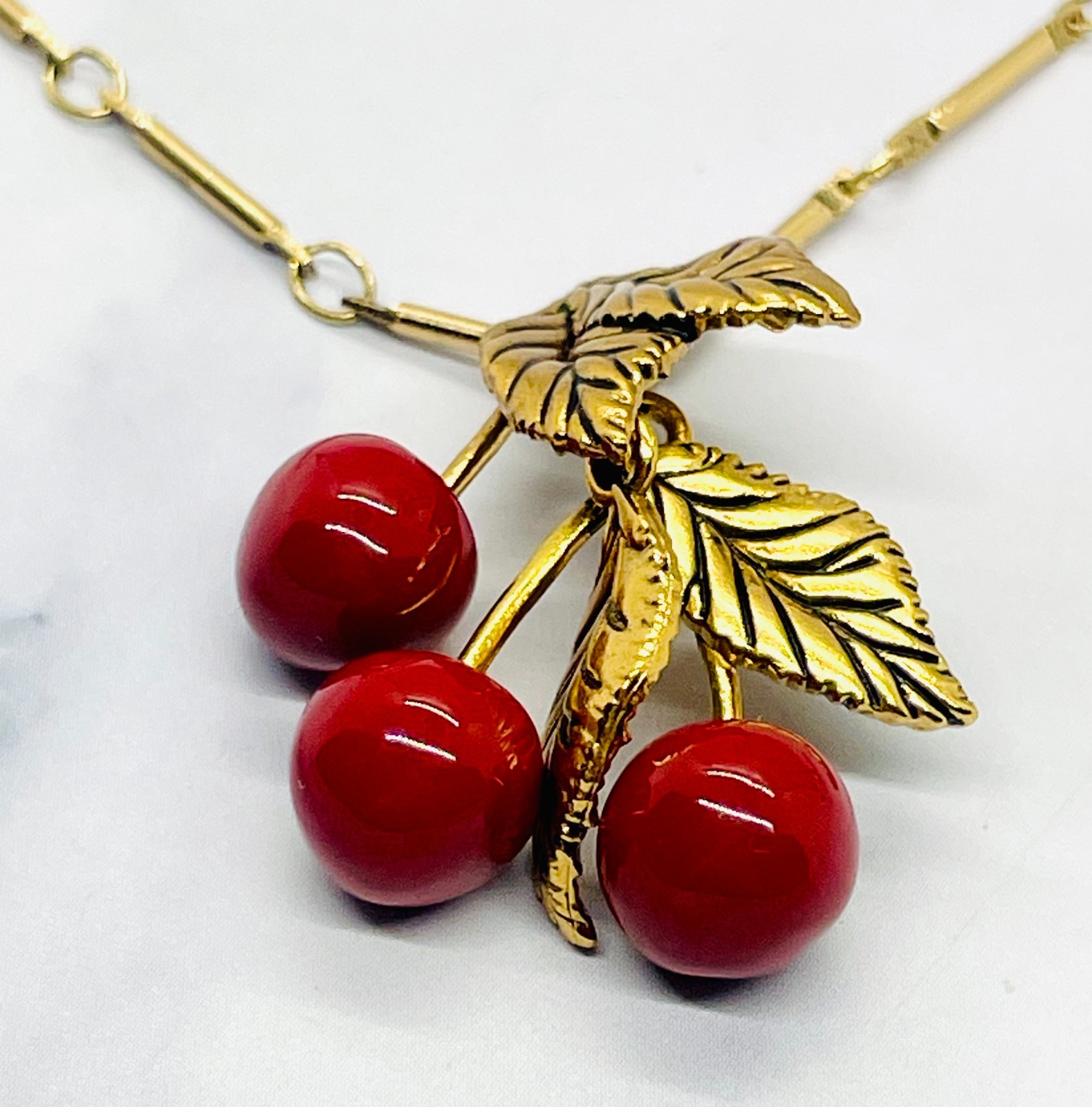 YSL YVES SAINT LAURENT Cherry Pendant Necklace – Pre owned / MF6225