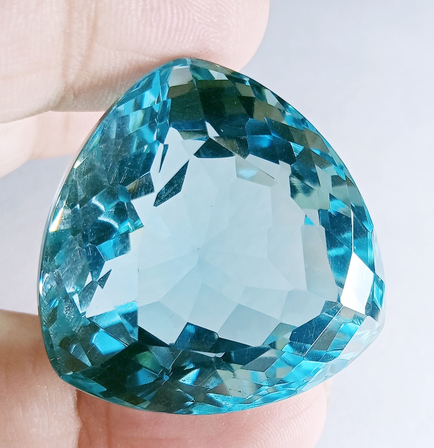 Natural Aquamarine Trillion Cut Ocean Blue Certified 89.15 Ct Loose Gemstone