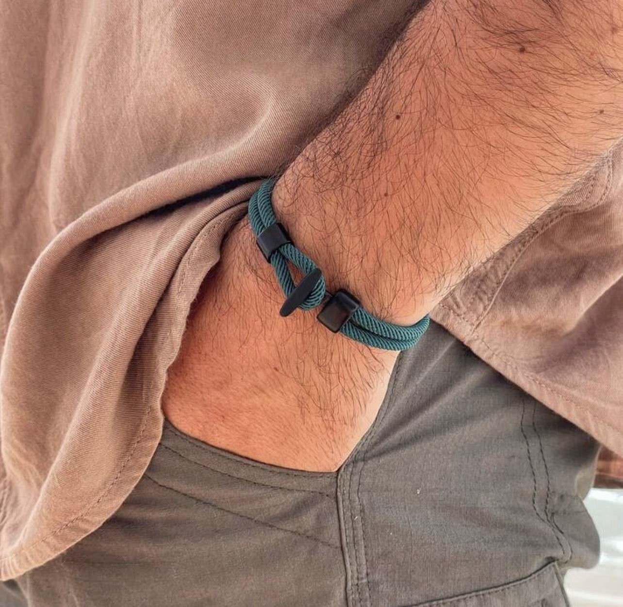 Men’s green and black braided nylon rope bracelet, adjustable, toggle clasp