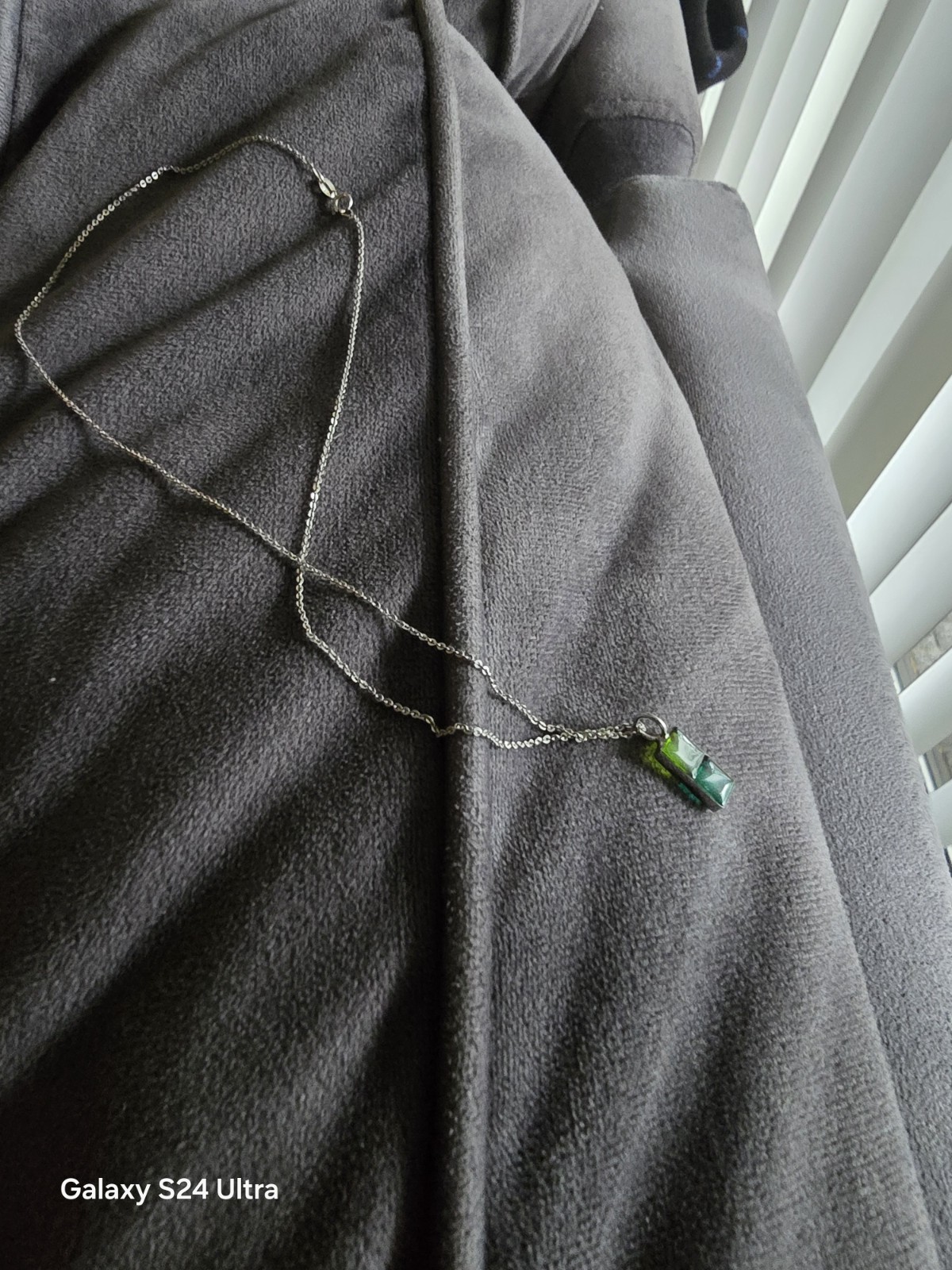 Emerald Green 14k Pendent Necklace Lace Looks Like 18 inch