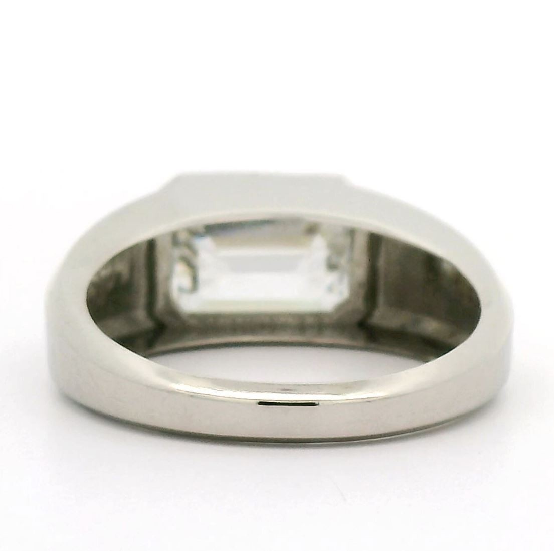 IGI Certified 5.51Crt Lab Grown Emerald Cut Diamond F Color VVS2 925 Silver Ring