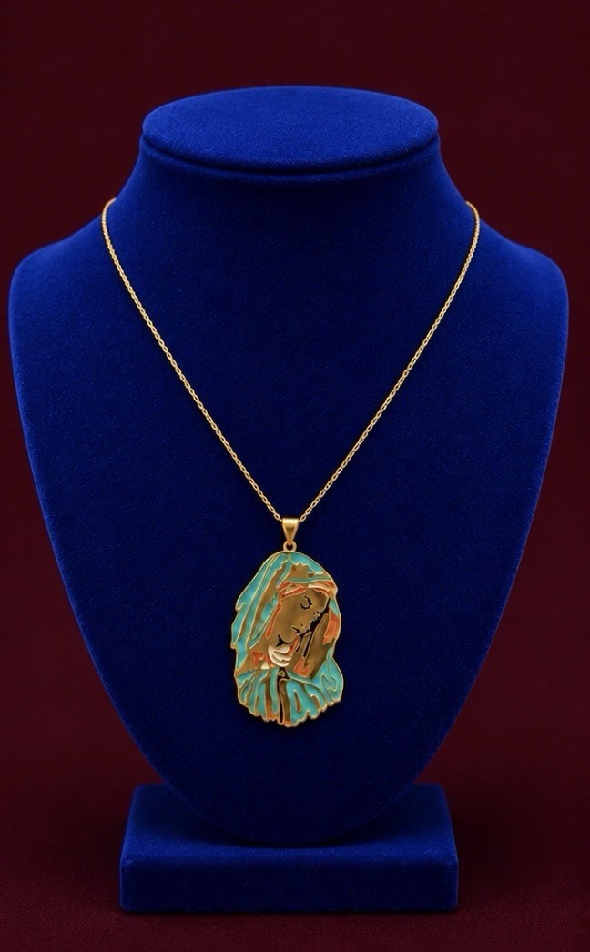 Elegant Gold Ton none tarnished none fade st. Mary Necklace Turquoise