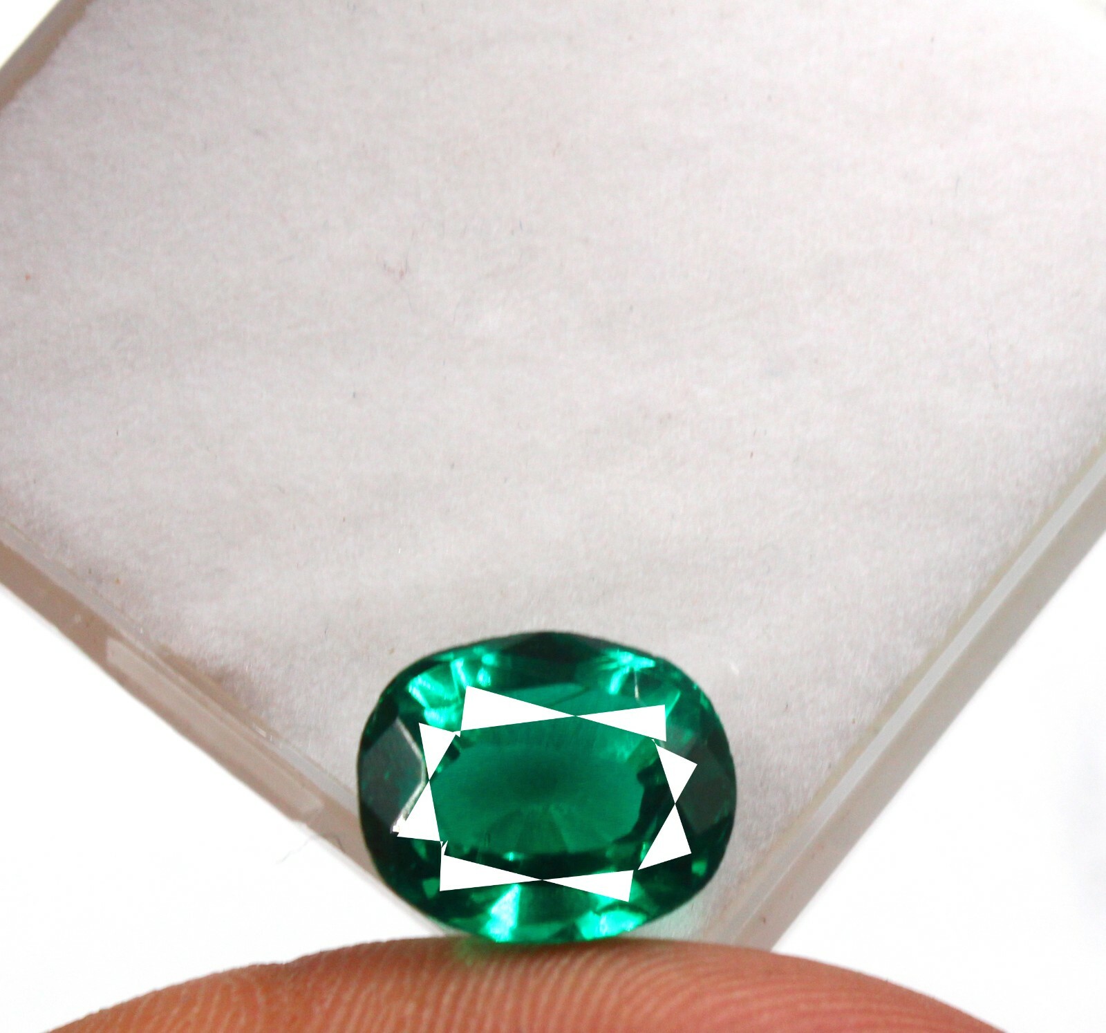 7.35 Ct Certified Oval Cut Zambia Natural Eye Clean Green Emerald Gemstone AKG