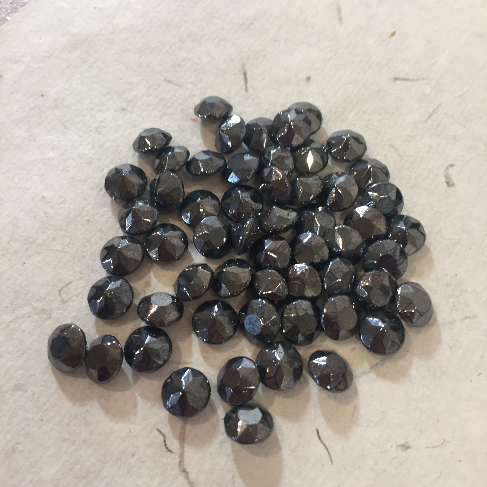 BM182 Vintage glass rhinestones SS40 hematite faceted top pointed back (50)
