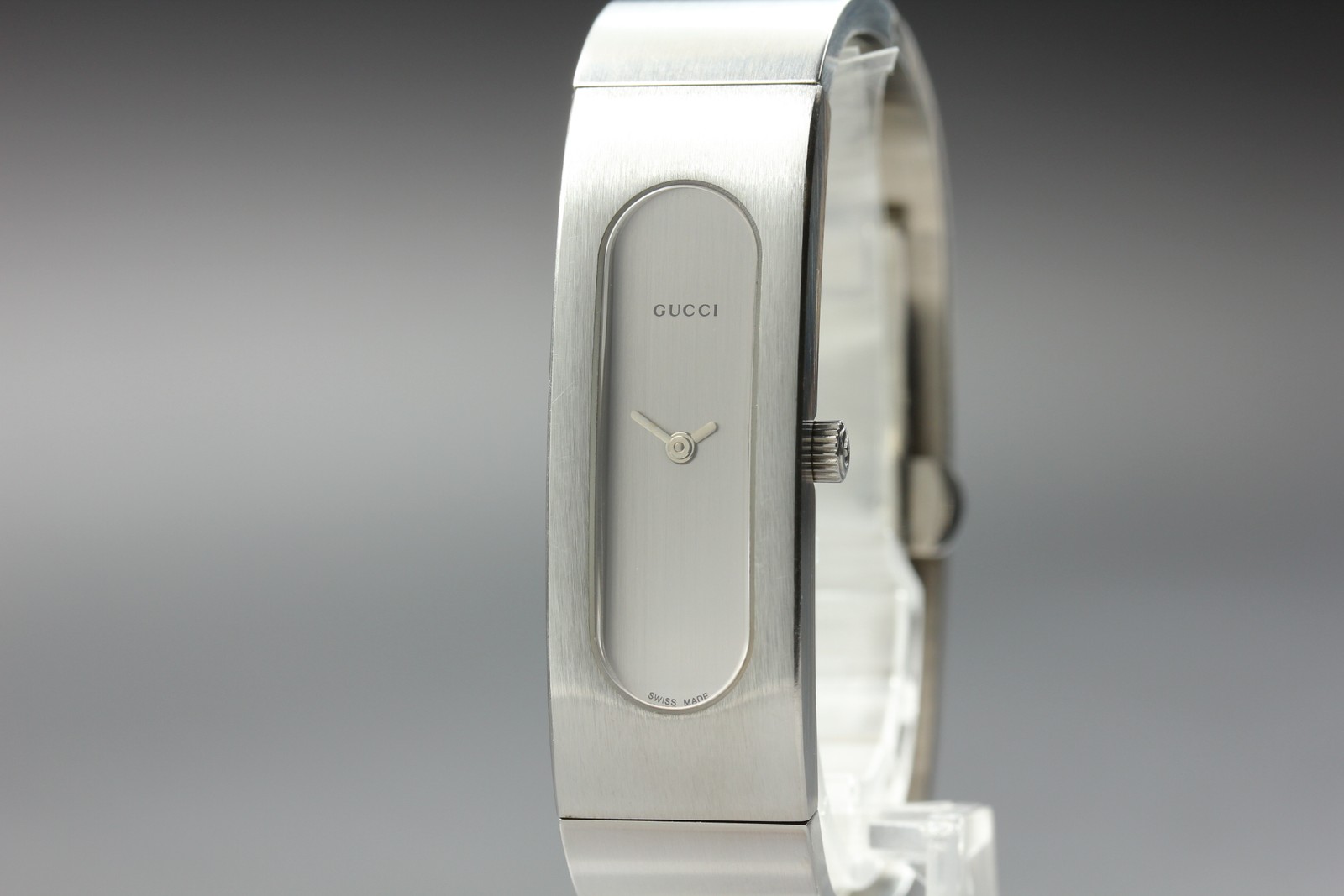 [Near Mint] GUCCI 2400S 14mm Silver Dial Quartz Women’s Vintage Watch From JAPAN
