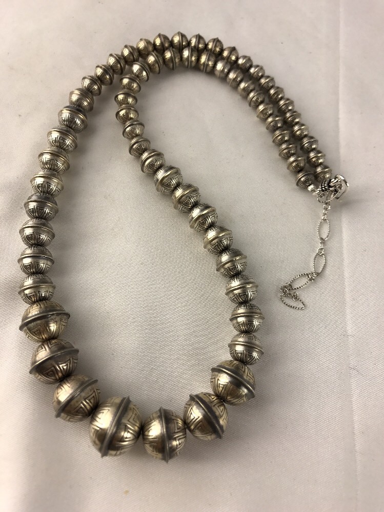 Hand Stamped Bench Navajo Pearls Graduated Sterling Silver Bead Necklace 19″