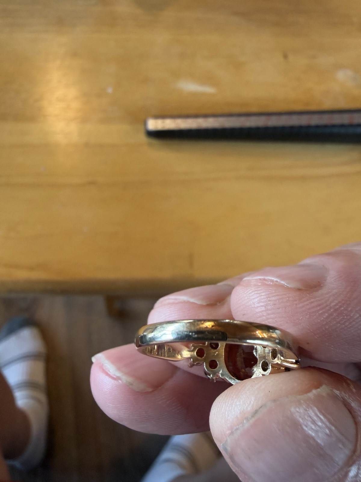 Antique Victorian Garnet 9 Carat Gold Ring England PLS Manufacturer Size 7 1/2