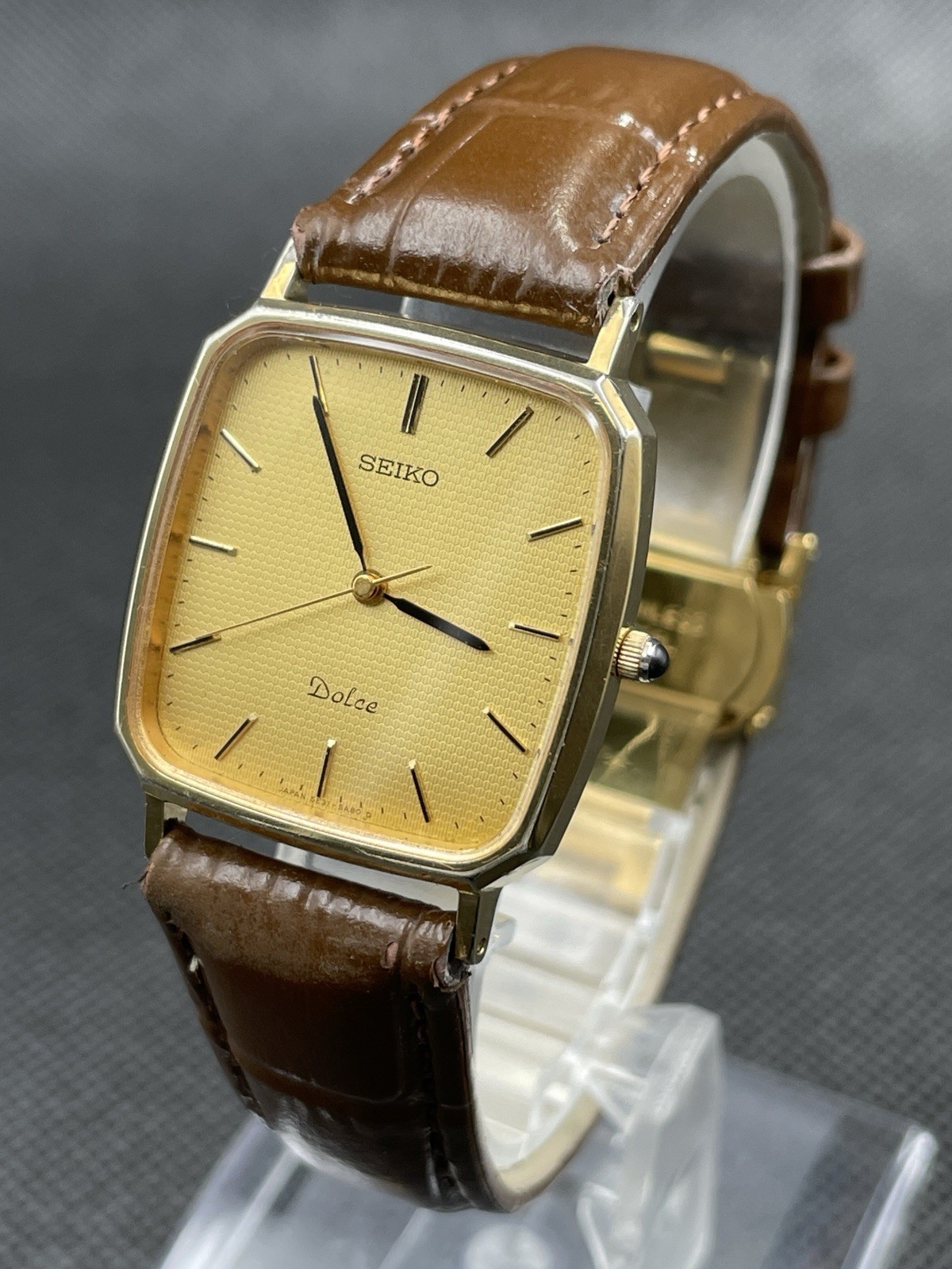 [Very good] Vintage SEIKO Dolce 5E31-5A80 Quartz Gold Men’s Watch From JAPAN