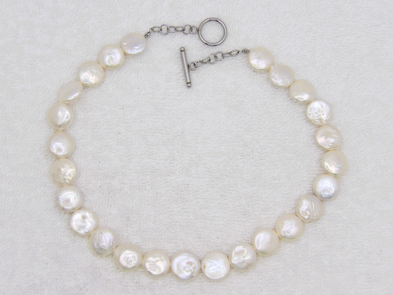 17 inches long White Coin Genuine Freshwater Pearl Necklace Jewelry NK613