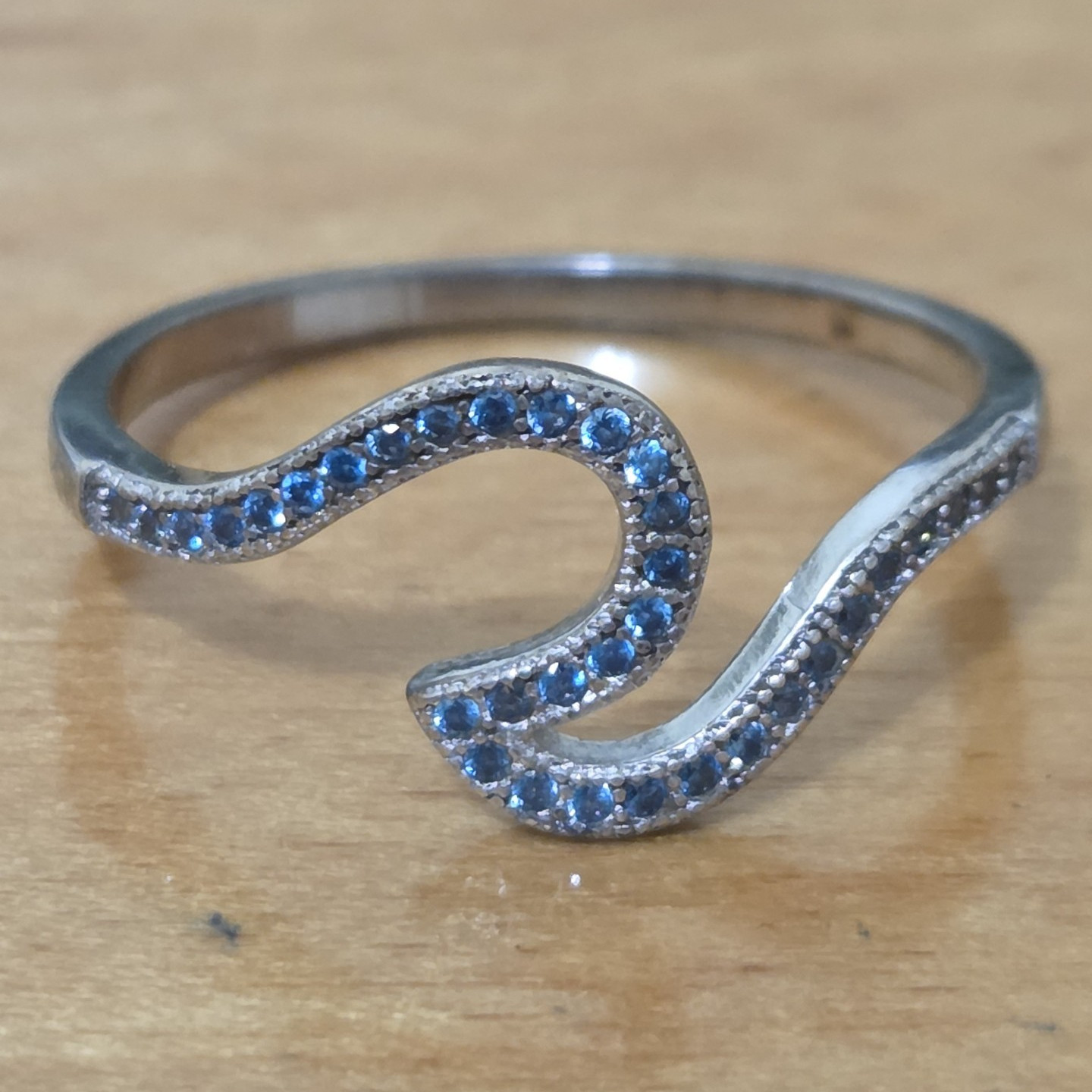 925 Sterling Silver Blue Pavé Wave Band Ring Round CZ Accents Size 10.25